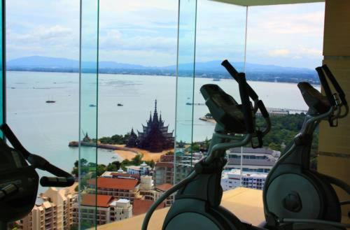 Stunning Sea View Condo On The Beach - Monthly Stay Pattaya Exteriör bild