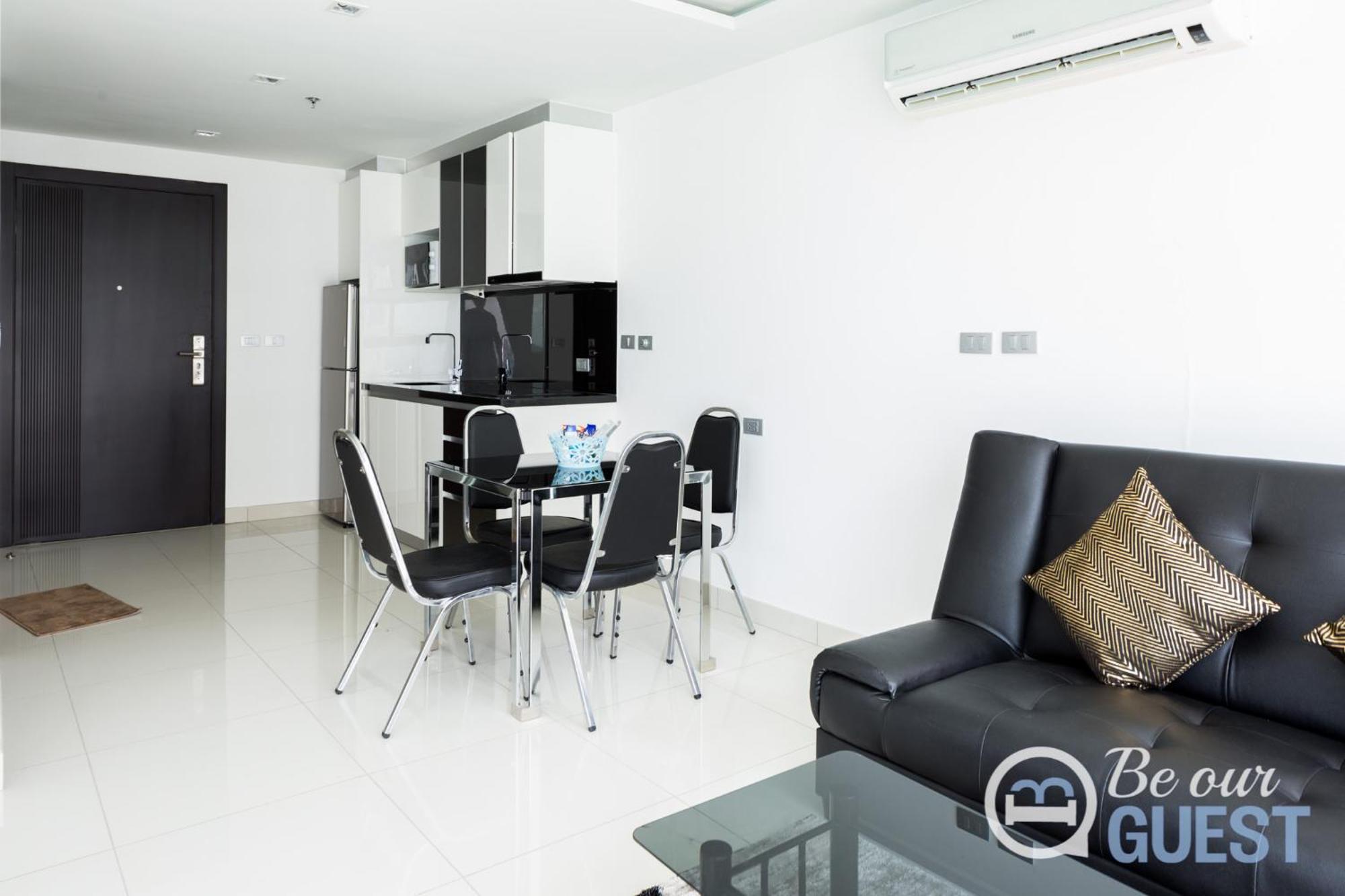 Stunning Sea View Condo On The Beach - Monthly Stay Pattaya Exteriör bild