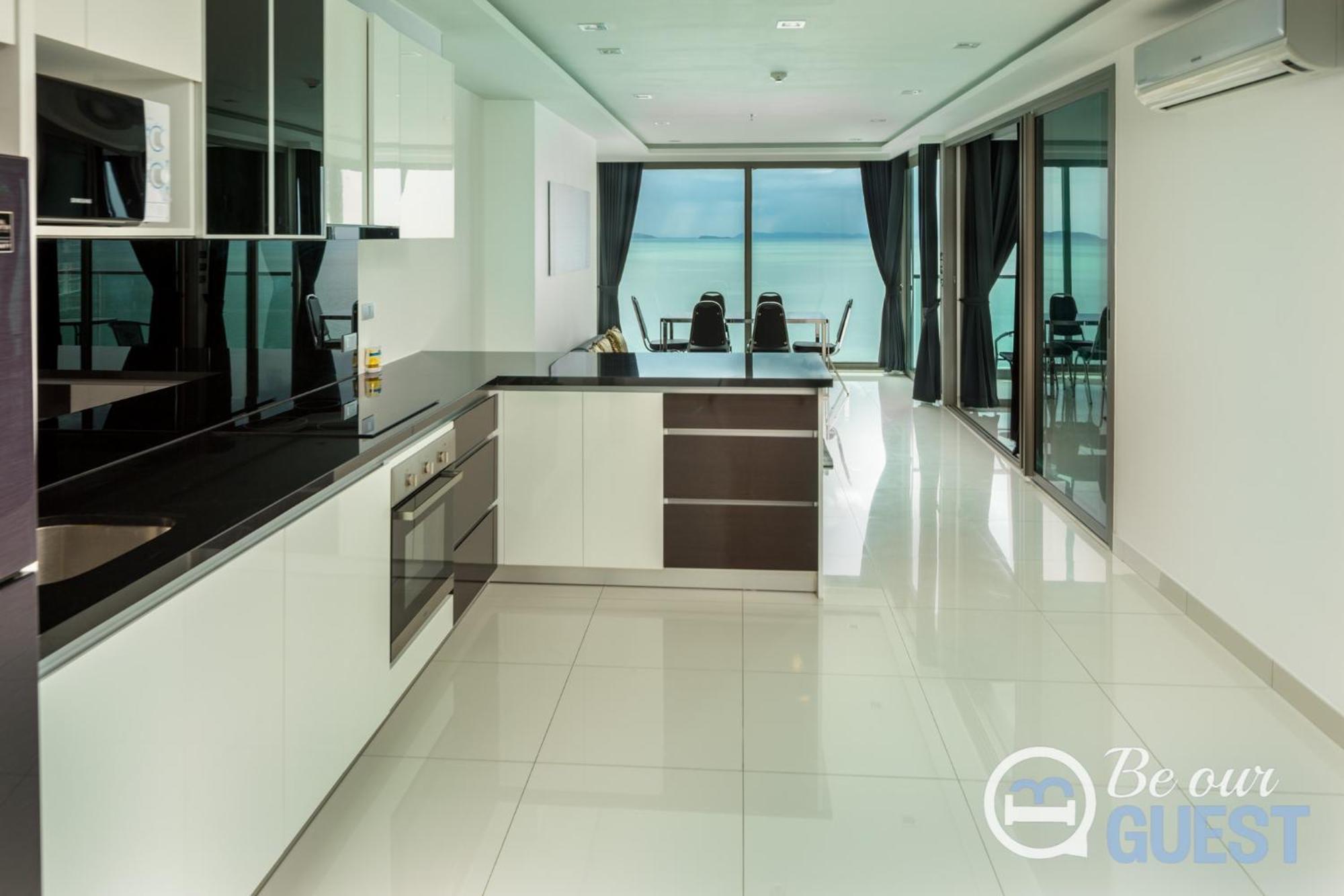 Stunning Sea View Condo On The Beach - Monthly Stay Pattaya Exteriör bild