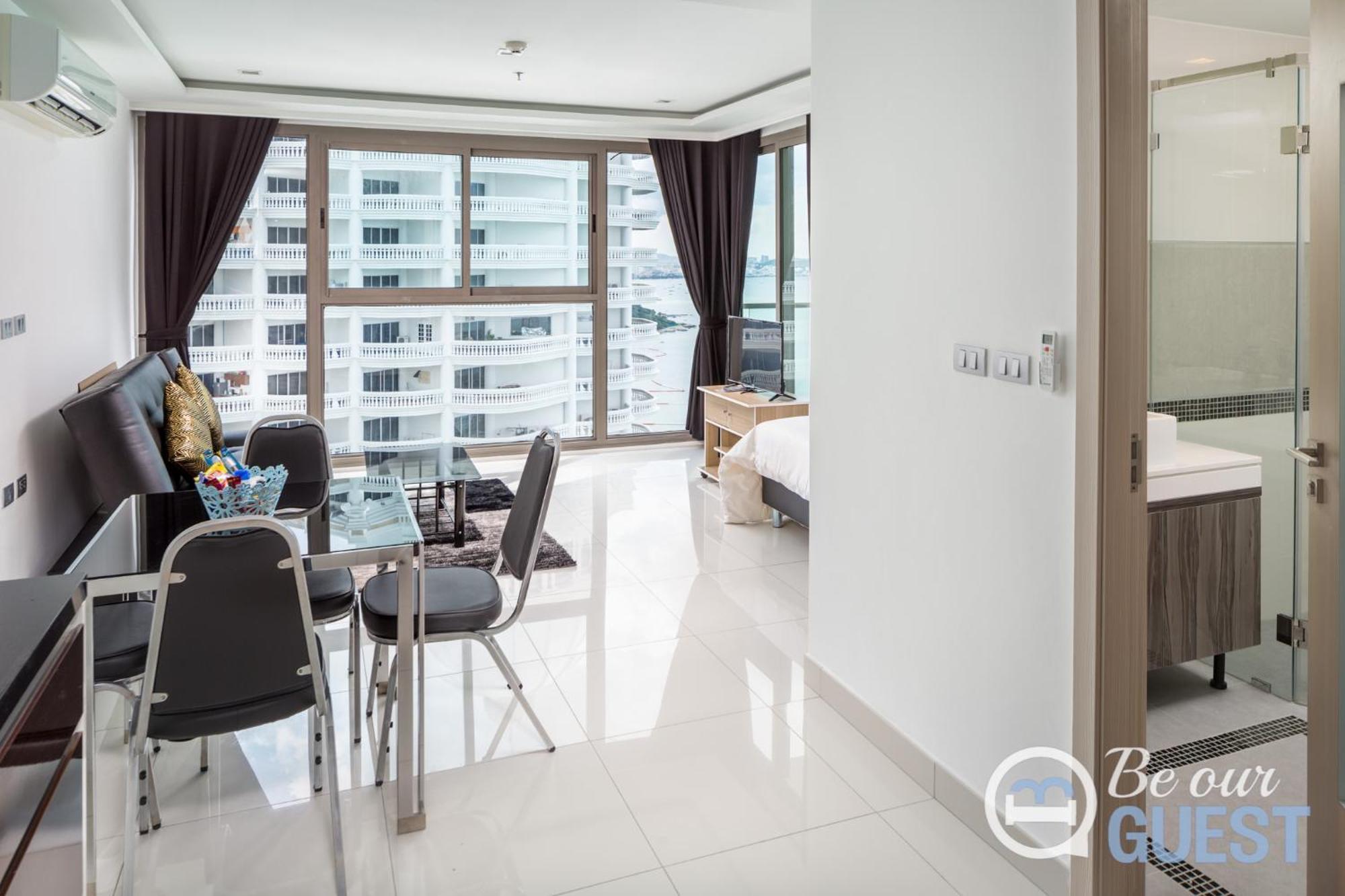 Stunning Sea View Condo On The Beach - Monthly Stay Pattaya Exteriör bild