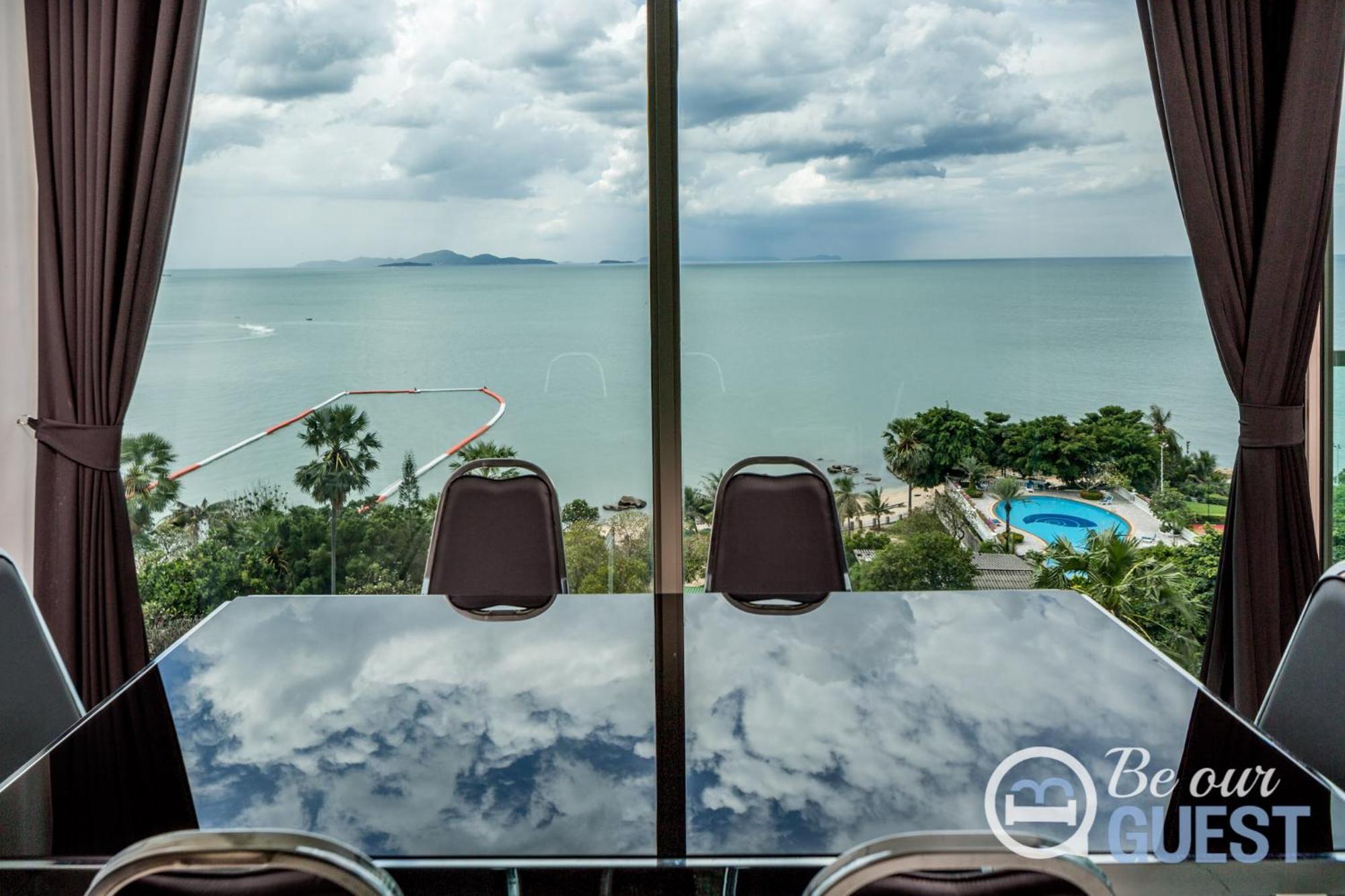 Stunning Sea View Condo On The Beach - Monthly Stay Pattaya Exteriör bild
